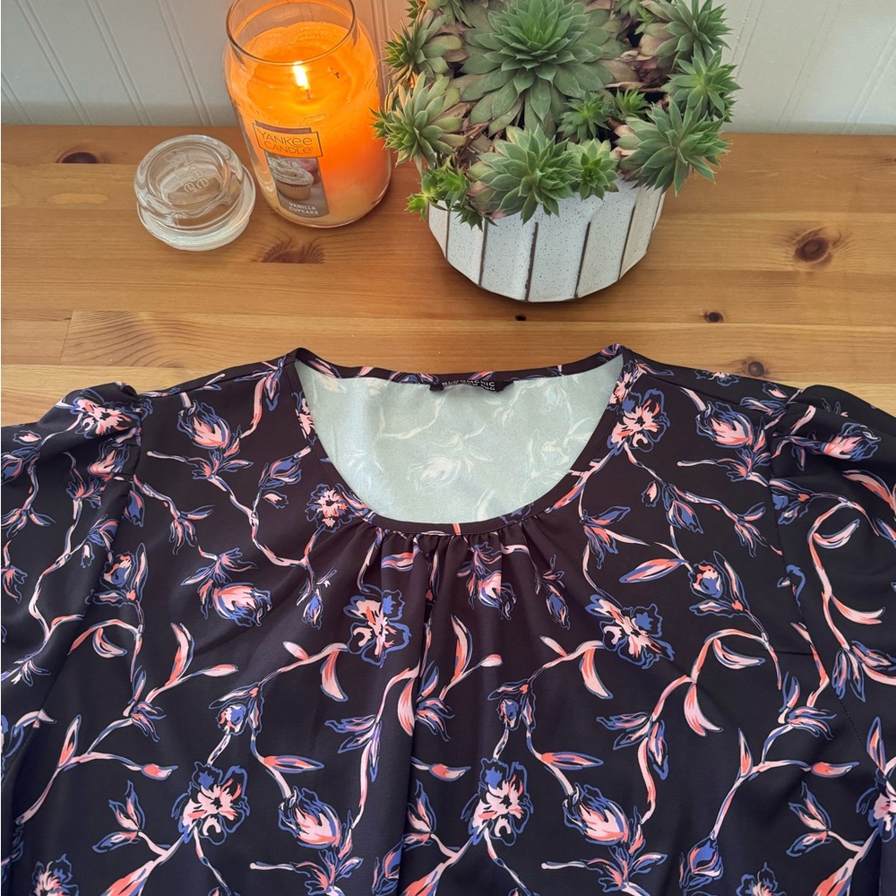 BloomChic Black Floral Pullover Lightweight Short Sleeve Top Size 3X 22/24